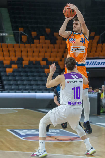 待遇及家庭 待遇及家庭