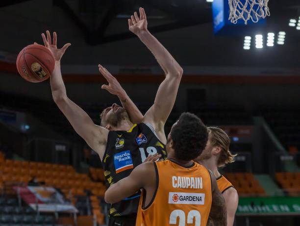 不断完善 不断完善